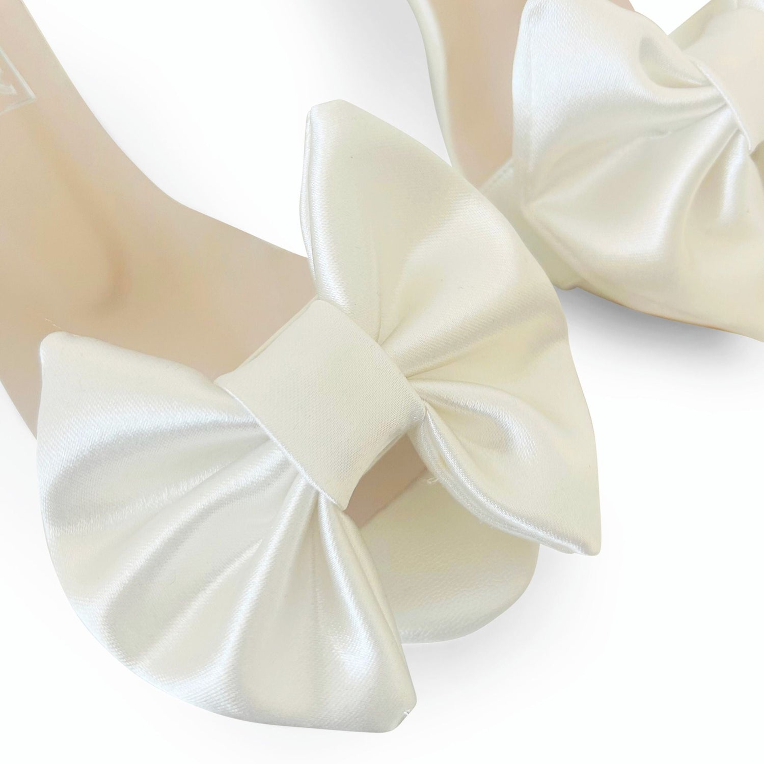 bow-wedding-shoes