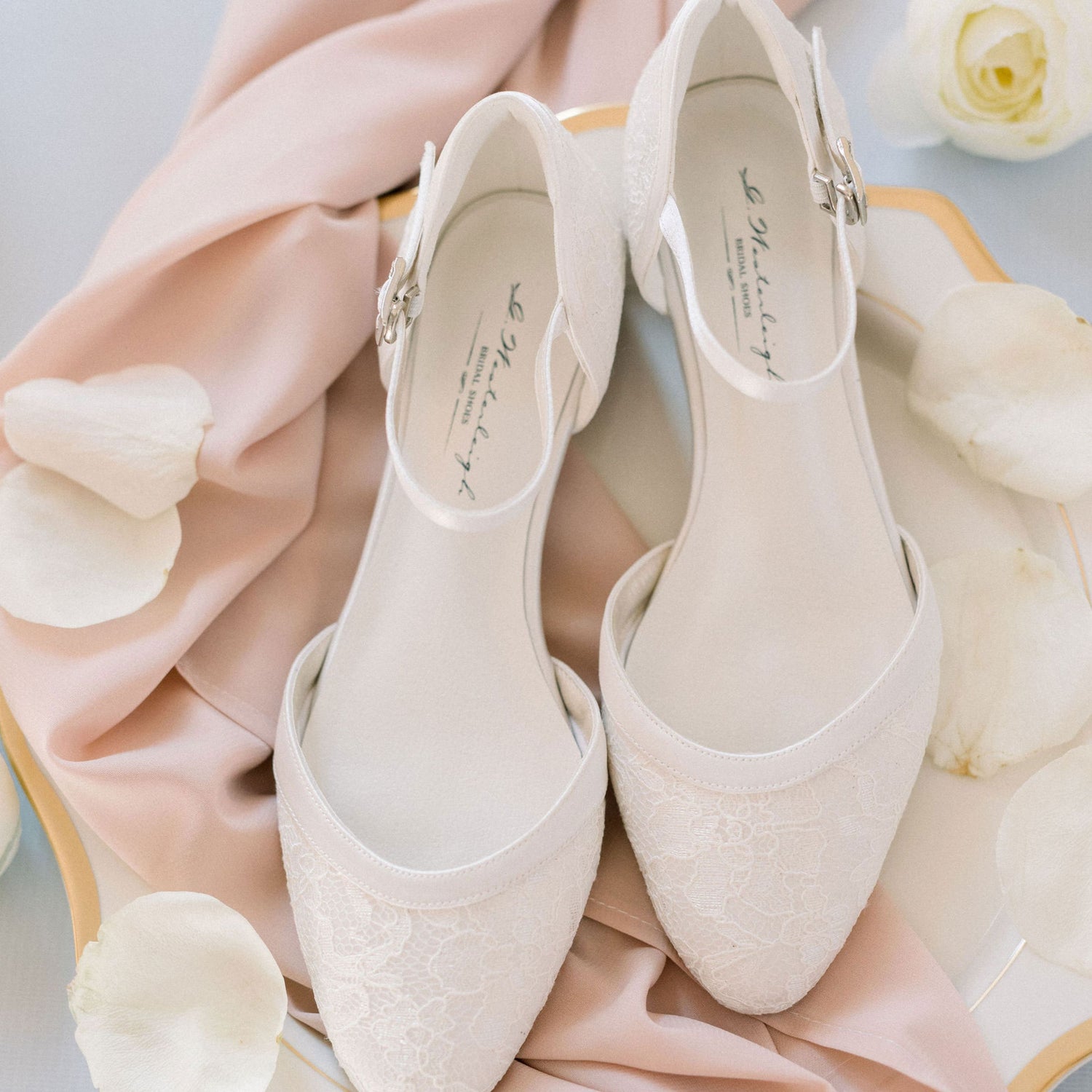 closed toe wedding shoes